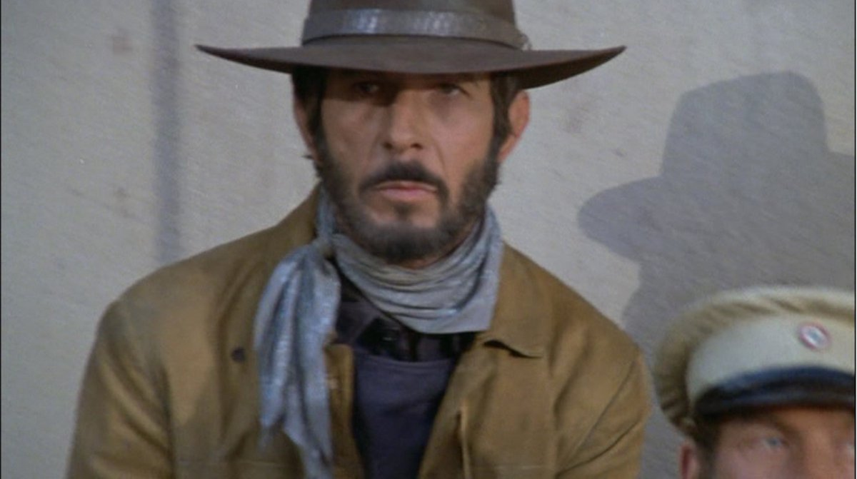antipodal's tweet photo. #StarTrek #LeonardNimoy #Catlow
As follow up to my tweet the other day, following are screen caps of Leonard, portraying Orville Miller, from the last scene in Catlow. Sort of an homage to 'Butch Cassidy & the Sundance Kid,' Catlow invades a Mexican prison to kill Catlow... https://t.co/Vlo4d7CtC0