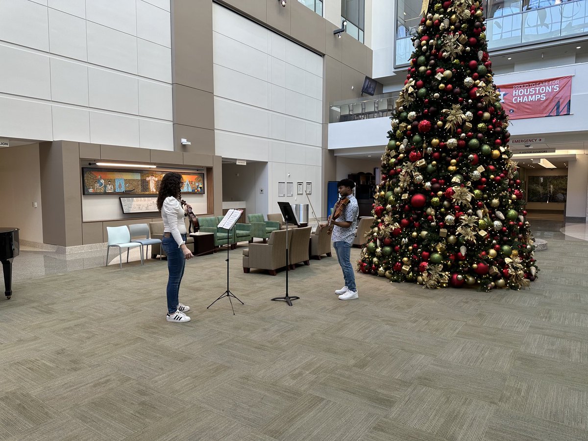 JonathanRosette's tweet photo. I had a great time volunteering during the holidays. A classmate and I played at Houston Methodist Willowbrook Hospital. My family and I delivered holiday meals and gifts to families in need with @P4LMinistries! https://t.co/sRTU5CpkIE