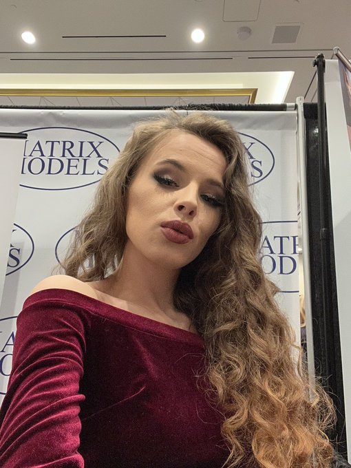 Day 1 so much fun! https://t.co/YyzkPIhklb<a href="/tag/selfiefromthepastsaturday"class="tags"><span>#selfiefromthepastsaturday</span></a>