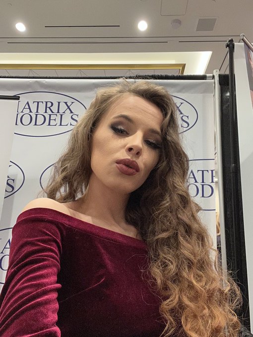 Day 1 so much fun! https://t.co/YyzkPIhklb<a href="/tag/selfiefromthepastsaturday"class="tags"><span>#selfiefromthepastsaturday</span></a>