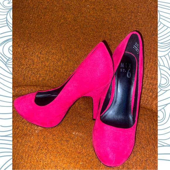 senecarocks06's tweet photo. So good I had to share! Check out all the items I'm loving on @Poshmarkapp from @Micleins #poshmark #fashion #style #shopmycloset #mixno6 #giannibini #coach: https://t.co/OSboFMMICM https://t.co/uqS9FEJWwf