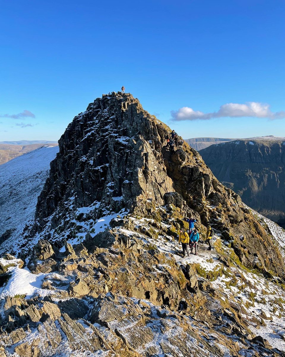 A selection from Monday’s stunning route on Helvellyn ❄️☀️ - What a day! 🤩
#helvellyn #stridingedge #swirraledge #LakeDistrict #thelakes #cumbria #mountains #ukmountains #hiking #hikers #adventure #getoutside #visitengland