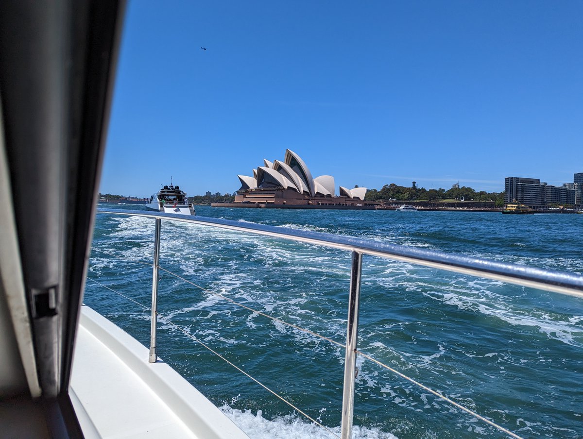 boatingoau's tweet photo. The sun will be out on Sydney harbour over the weekend check last minute availability to secure a spot and enjoy the best harbour in the world https://t.co/K1nFrl0hFV https://t.co/cQluDQoyY3