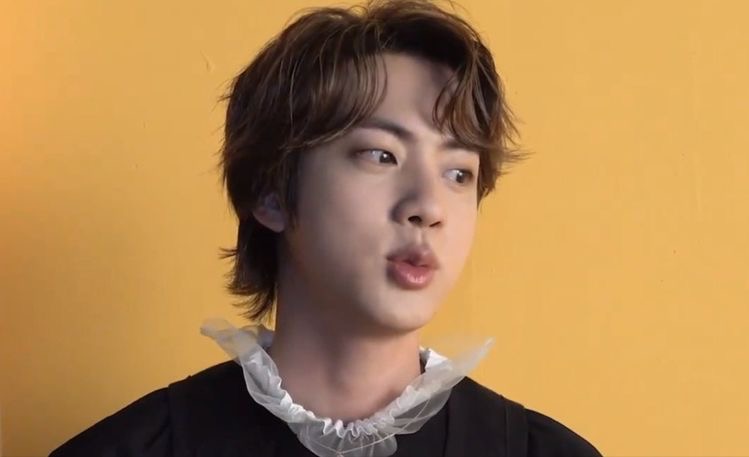 hourlyhyungline's tweet photo. https://t.co/jarHc05tHt