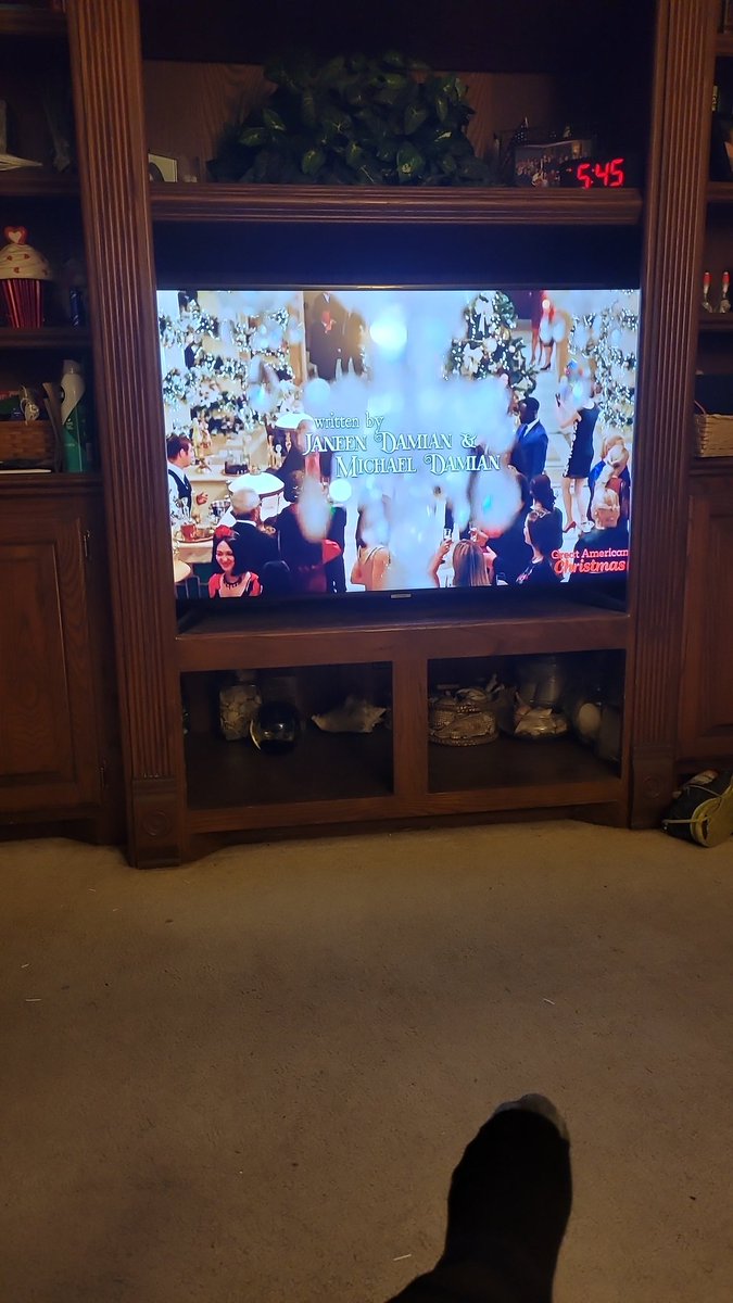 debihoffmeier's tweet photo. Slowly watching christmas movies @michaeldamian1 #AHotCocoaChristmas https://t.co/PRbtbXZ9CY