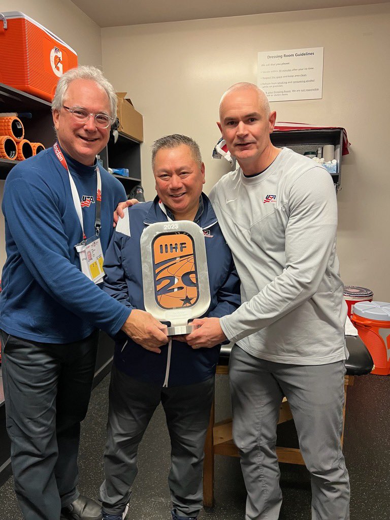 Notre Dame Hockey tweet media