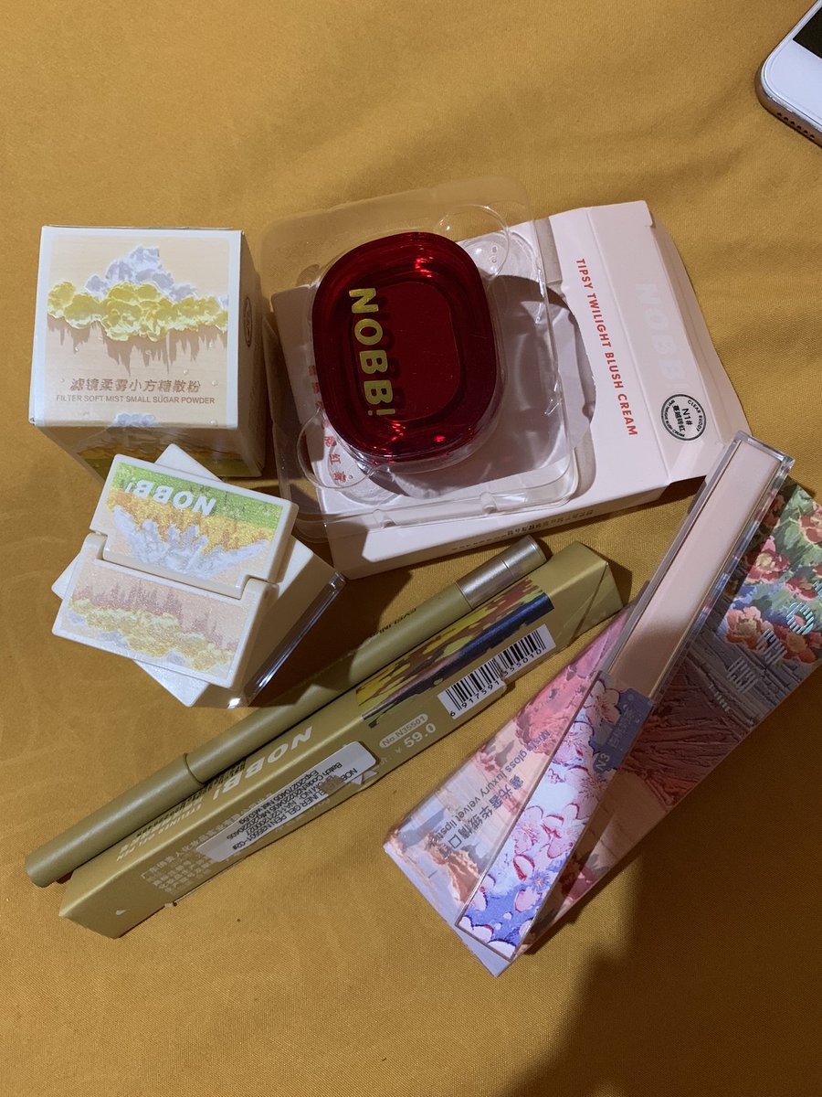 akyungpyotale's tweet photo. Jajan mekap lagi hihi kali ini dari NOBB COSMETICS. Lokal punya, belum try on sih, aku belanja segini only 67k dapet flash sale gils exp masi luama bgt🫶🏻 udh coba swatches di tangan semua hasilnya mantul sii🥹 https://t.co/qDjHkPhltU