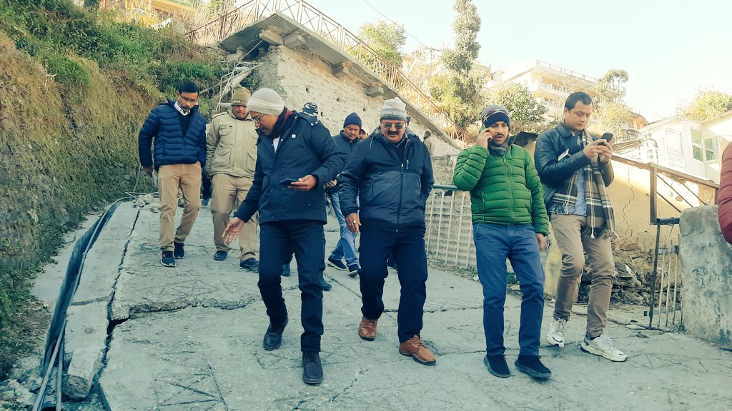 DM Chamoli tweet media