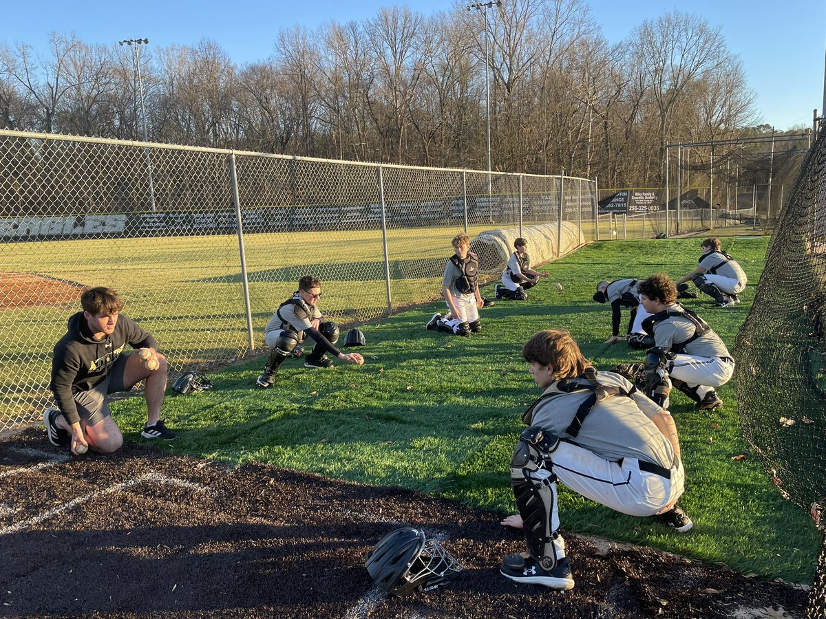 MattStock10's tweet photo. Blessed to have an old Athens Golden Eagle 🦅 catcher come back and work with our youngest Golden Eagles today. #southernmissbaseball @StockmanTucker @amseagles https://t.co/Xd3dTZGzaG