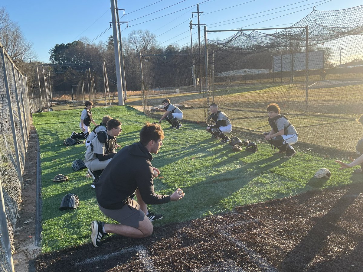 MattStock10's tweet photo. Blessed to have an old Athens Golden Eagle 🦅 catcher come back and work with our youngest Golden Eagles today. #southernmissbaseball @StockmanTucker @amseagles https://t.co/Xd3dTZGzaG
