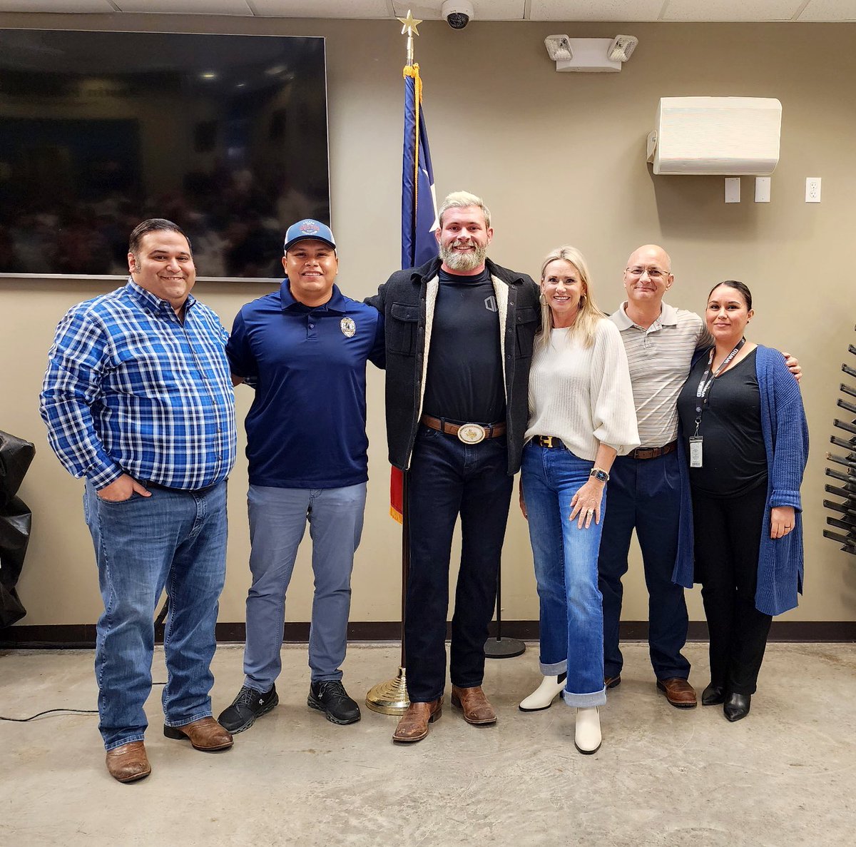 Big thanks to Mr. Gordon Ryan <a href="/Kingryanbjj/">Gordon King Ryan</a> for your generous donation to Austin C4C.

We’ve been giving back to the community we serve and helping our officers &amp; their families since 2006.

Join Us. Together we can make a difference!

AustinC4C.com
#AustinPD