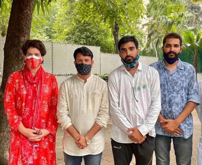SukhveerHooda's tweet image. फाइनल रिजल्ट के लिए आंदोलन ✊🏿
■ कंप्यूटर अनुदेशक भर्ती 
■ स्थान ➖कर्मचारी चयन बोर्ड, जयपुर
■ दिनांक ➖ 10 जनवरी 2023 
■ समय ➖ 11.00 AM 
सभी #BCI चयनित अभ्यर्थी अवश्य पहुँचे ।
#computer_instructor_रिजल्ट_जारी_करो
@TheUpenYadav @TheDeepeshJJN @dharmveerch_