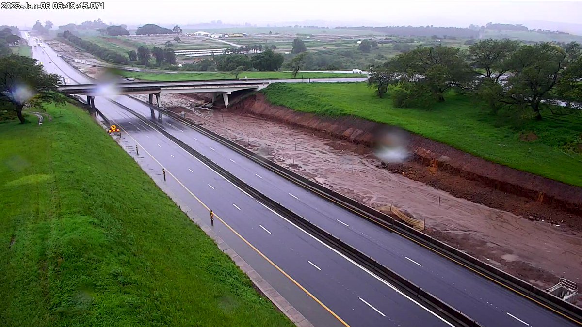 gagasifm's tweet photo. PIETERMARITZBURG - Roadworks N3 Bi-directional between Cato Ridge I/C and Hilton I/C; Restricted lanes; Drive Carefully...

#GFMTraffic https://t.co/3Y3qBrZzB5