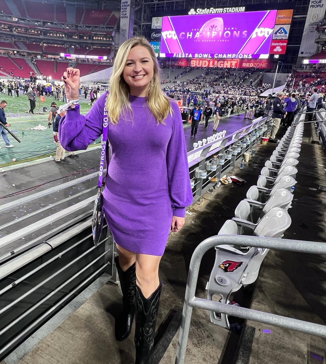 SarahBreuner's tweet photo. It’s Thursday, January 5th, and I’M GOING TO LA !!! #GoFrogs https://t.co/rQCuP16erm