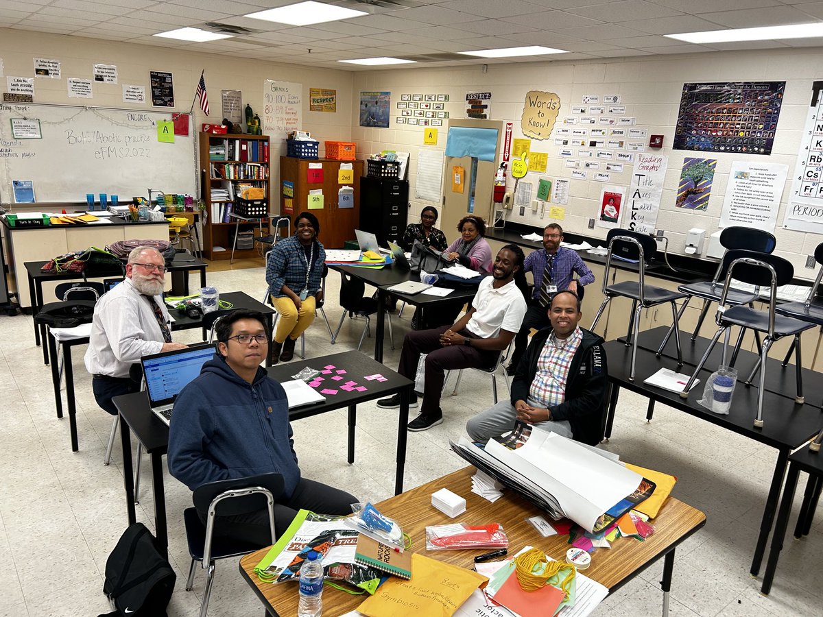 Iris Mudd tweet media