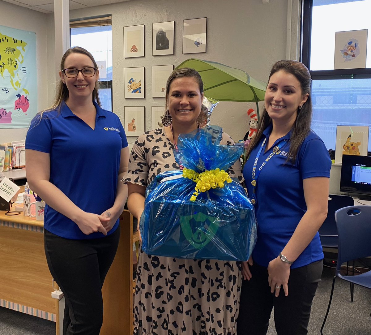 rjlCardinals's tweet image. Today Jessica and Ashley from Space Coast Credit Union surprised @Cass_Stewart with a basket to celebrate her nomination as a finalist for #VolusiaTOTY 2024! Thank you #CardinalCommunity and @futures_volusia for celebrating our Cardinal! 🎉 #CaringCardinalsTHRIVEbytheSea