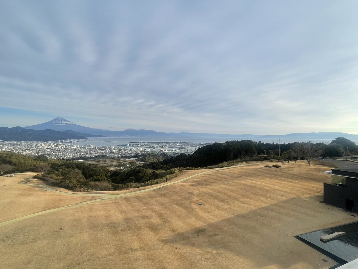 rinney0331's tweet photo. おはようございます☀️
富士山🗻は毎日違う顔を見せてくれます✨
皆様素敵な1日を✨
#富士山 #日本平 #日本平ホテル #リトリート #KAELU https://t.co/IZek65rxZy