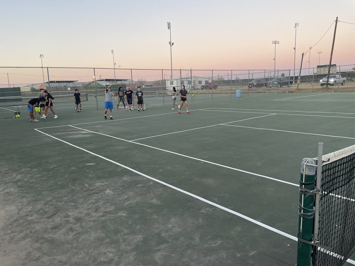CCHawgTennis's tweet photo. Great first week of practice!!! Great turnout and lots of great Tennis!!! #JavelinaNation #SpringTennis https://t.co/Umvr3SzRzu