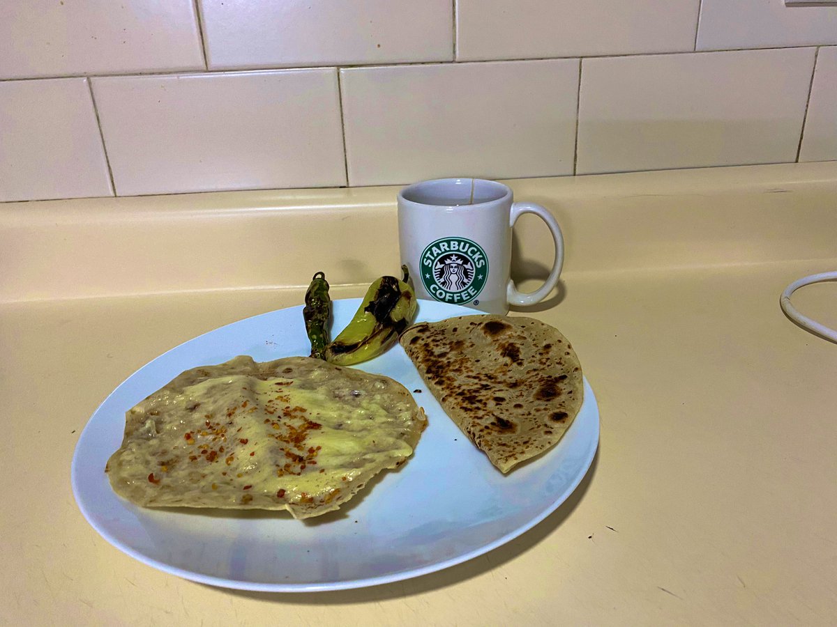 pepepolitik's tweet photo. Cómo decimos en la sierra de sonora voy llegarle al potrero!!
Estas quesadillas 🧀 de rayón a los #3chiles están súper sabrosas más el Té ☕️ Verde!!
Gustan😋? https://t.co/VgQr5Wfbxx