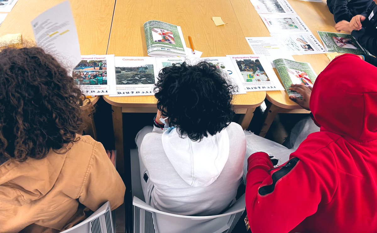 UNMSRocks's tweet image. Super excited for the NYC Community Schoolyards Program to begin as part of our Corlears 056 community participatory yard renovation project supported by the Trust for Public Land @tpl_org. Stay tuned! More info to follow… #togetherwemakethedifference @District1NYC @CarryChan12