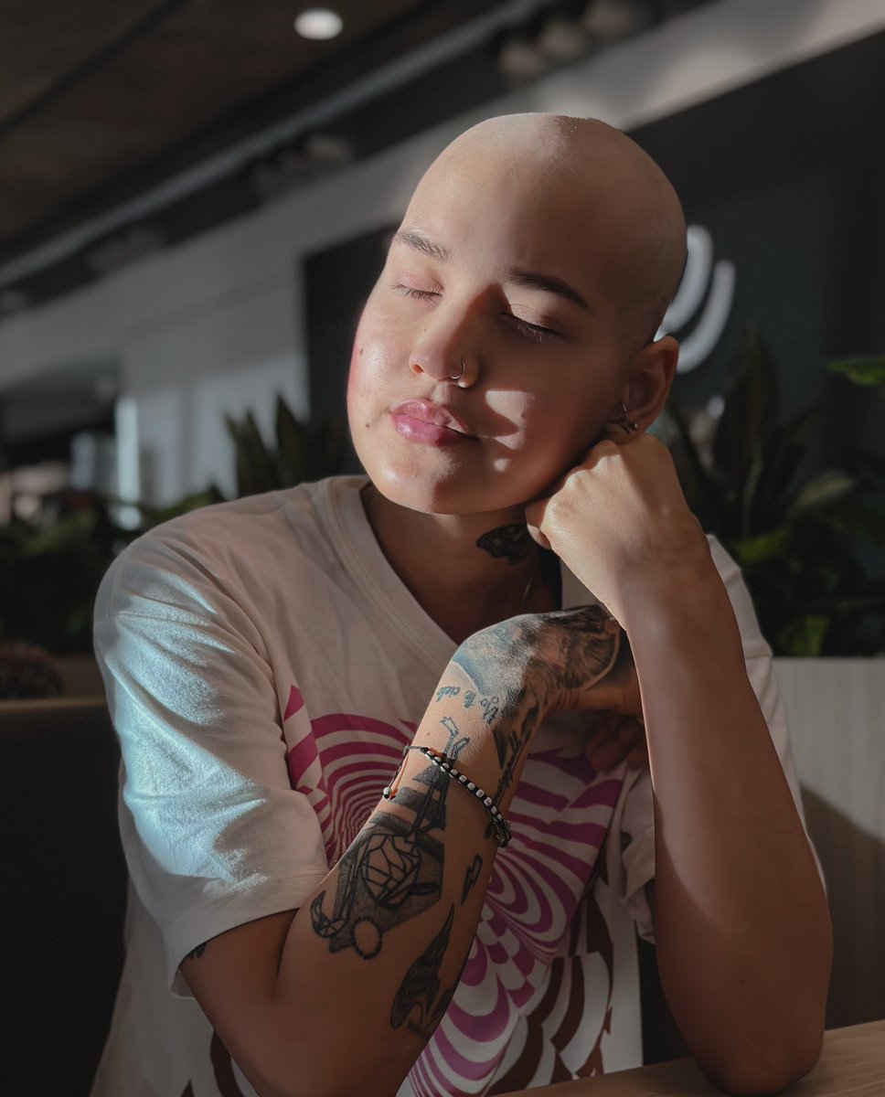 la china de titanio🥀 tweet media