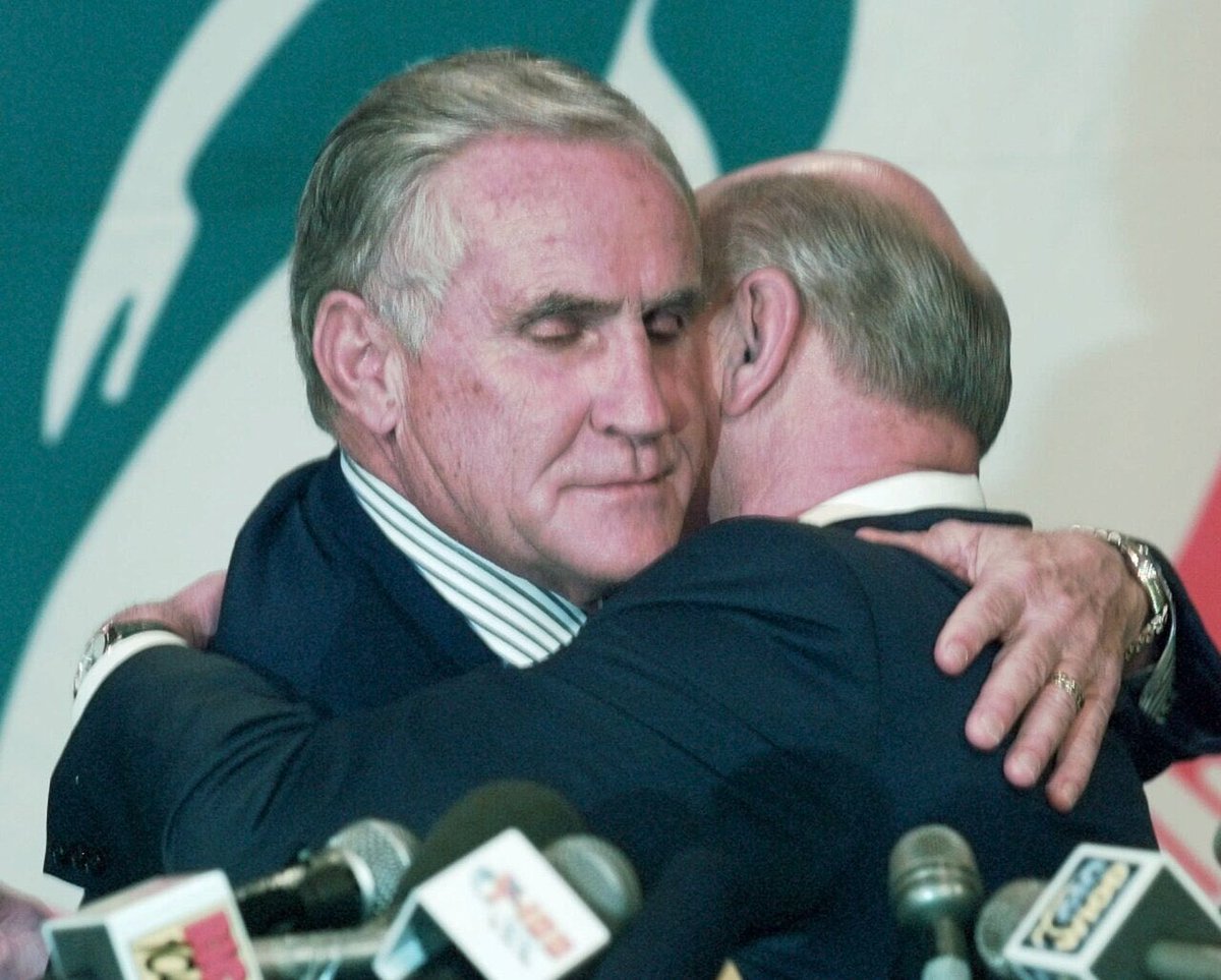#TBT On This Day (January 5th)

1993 - #ReggieJackson (#Athletics, #Yankees & #Angels) elected to the #BaseballHOF

1996 - #DonShula retires from the #NFL (coached the #MiamiDolphins for 33 seasons including leading the franchise to a 17-0 season winning #SuperBowlVII)