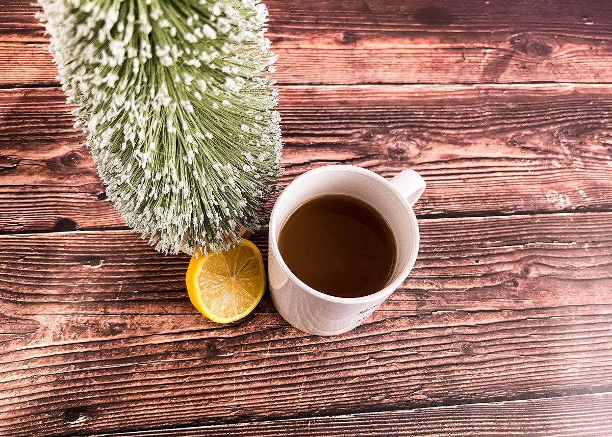 We know the days are gloomy, but you don’t have to be🌧️🍋 Come in for a cup of our Hot Lemon Tea 

#collagenbeautybooster#lemontea#duartecalifornia