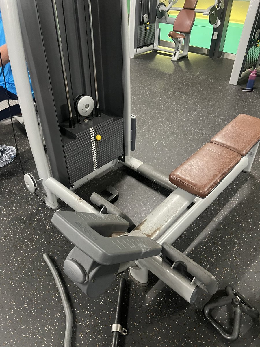 RandolphMacLEAN's tweet photo. #2023goals the gym/fitness journey day 5, beach day today. #beachday #peanutbutter #thestruggleisreal #backater #whobroughttheoldguy https://t.co/R5oGvjihwx