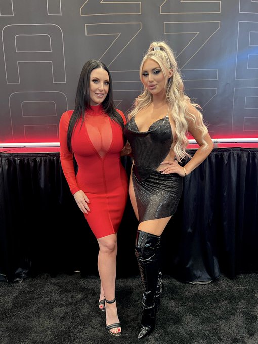 Having the best time at AVN ♥️ @ANGELAWHITE @Brazzers https://t.co/zZ2Qg04CDa