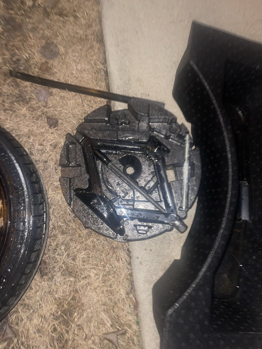 GladiatorBrown's tweet photo. Bought my car from @Carvana and it’s been storming lately right. Past 2 days I smell something spoiling coming from my trunk lift where my spare tire is BOOM find water all in my trunk. Sad part got a warranty and the company they use won’t fix it. Mind you got the car 9/26/22 https://t.co/w1t05D1kNg