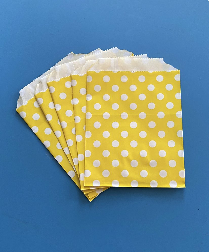 5x7 Yellow Polka Dot Paper Bags, Party Favor Bags, Food Safe Bags, Merchandise Bag, Flat Gift Bags, Set of 20 #DiMaxSupplies #yellowpolkadotpaperbags #partyfavorbags #packagingbags #flatgiftbags #packingsupplies #businessupplies  etsy.me/3lwwZgt