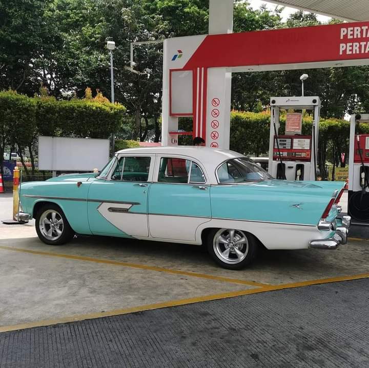 HoldenKlasik's tweet photo. Plymouth Belvedere🇺🇸 tahun 1956
Collector Car / Rare item
Full Paper nosin noka akur
nopil nomor cantik
4 door sedan hardtop
3.680 cc straight 6 cylinder
Transmisi manual
Jok ori
Velg ori
Emblem ori
Chrome2an kinclong
Lokasi: jakarta
More info +628111678099 https://t.co/bjyQs6a3Ji