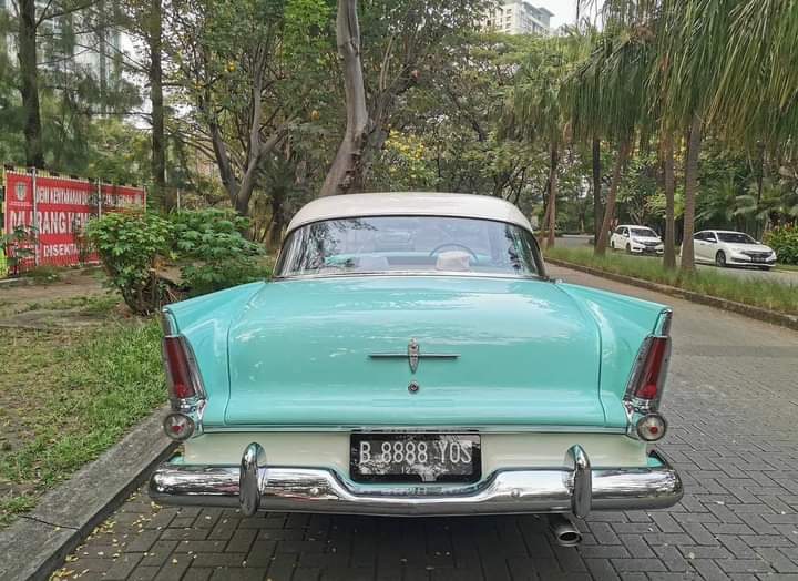HoldenKlasik's tweet photo. Plymouth Belvedere🇺🇸 tahun 1956
Collector Car / Rare item
Full Paper nosin noka akur
nopil nomor cantik
4 door sedan hardtop
3.680 cc straight 6 cylinder
Transmisi manual
Jok ori
Velg ori
Emblem ori
Chrome2an kinclong
Lokasi: jakarta
More info +628111678099 https://t.co/bjyQs6a3Ji