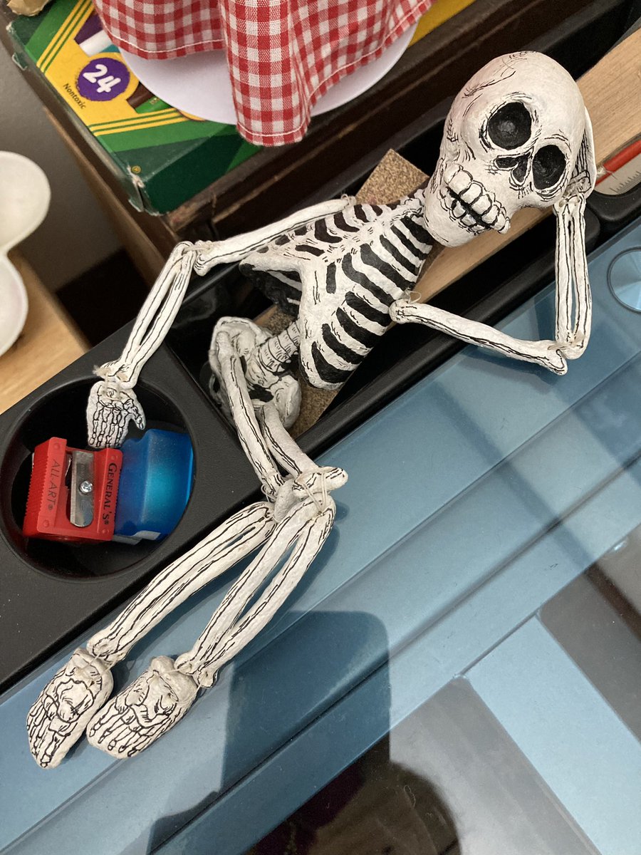 MargaritaVoice's tweet photo. After #NewYear ‘s cleaning I noticed several #skeletons living in my studio. This one lives in my #drawingtable. He’s always #relaxing 

#skeleton #mexicanskeleton #papermacheskeleton #atthestudio #skeletoncollection #artistlifestyle #esqueleto #esqueletomexicano #papelmachê https://t.co/CfOrpIES8s