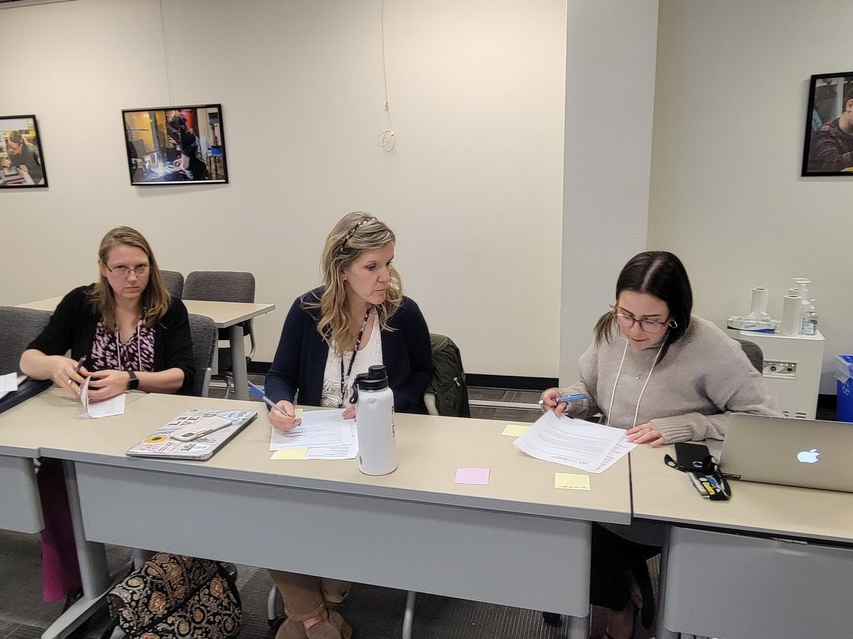 Tonight's future APs session included a discussion of instructional leadership w/ current administrators (<a href="/ASeylarWCPS/">Amy Seylar</a> @meganburtonwcps &amp; Chrissy Eskridge--thanks!) problem solving realistic scenarios, and feedback/revisions to resumes and cover letters.