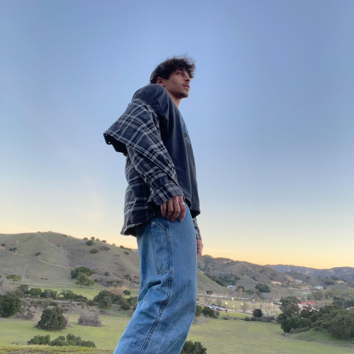MAGCOMSEN1's tweet photo. Make sure you stay extra warm and cozy with @ethan_durant
#menshirt #flannelshirt #magcomsen https://t.co/OSRjqZlTmz