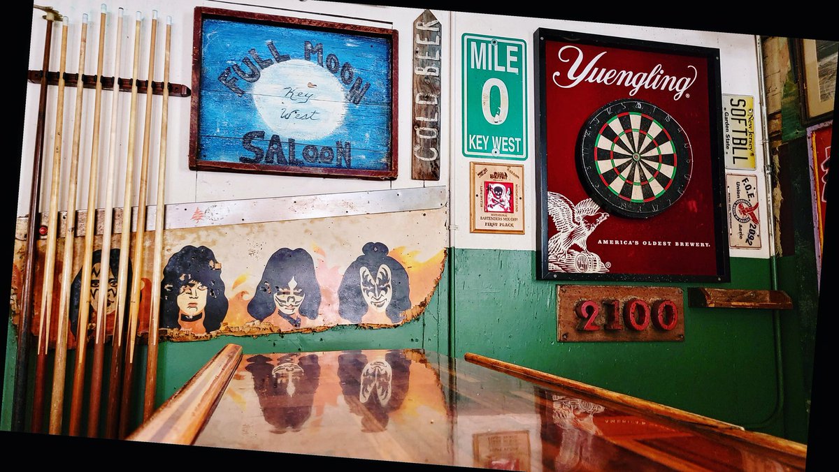 EricTaubert's tweet photo. Some scenery from The Green Parrot in Key West.

#keywest #florida https://t.co/X8Cpk3DnXE