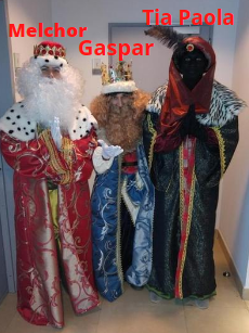 itsD3lay's tweet photo. Melchor Gaspar y Tia Paola https://t.co/WeuAYB2qSF