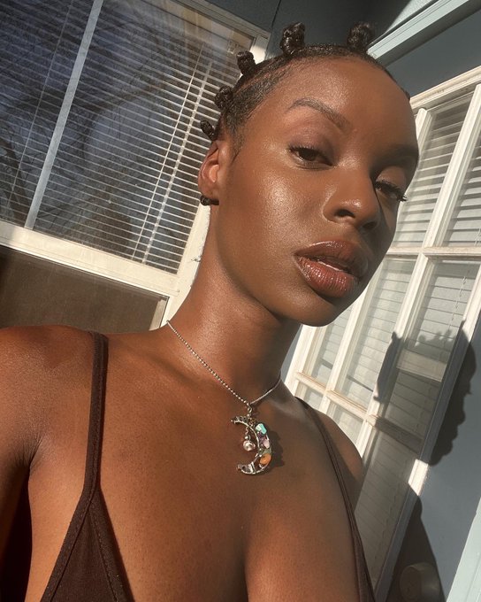 Black https://t.co/ZhnQi4eH0B