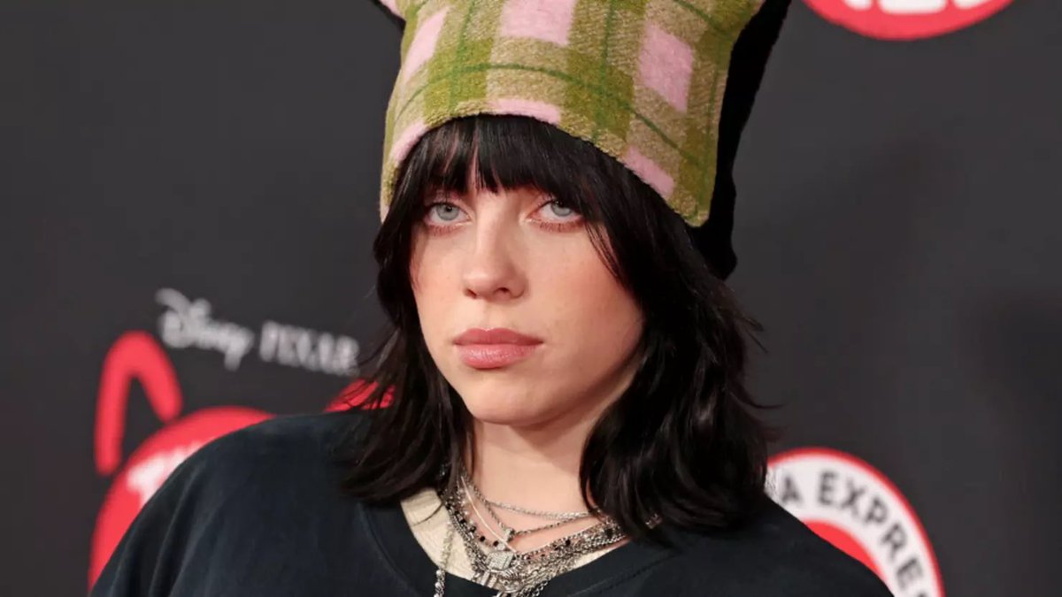 PopBase's tweet photo. Billie Eilish reveals she has watched ‘The Office’ 30 times. https://t.co/5J9tkB7Qfv