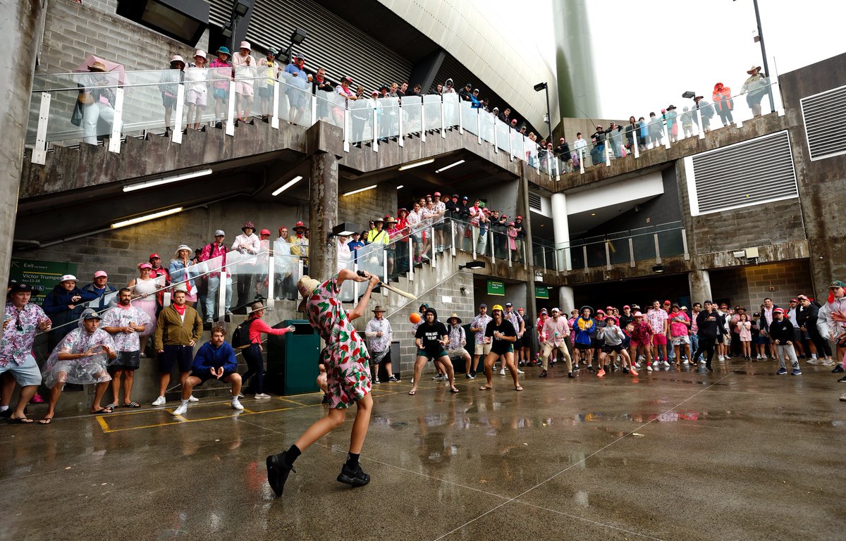 Sydney Cricket Ground tweet media