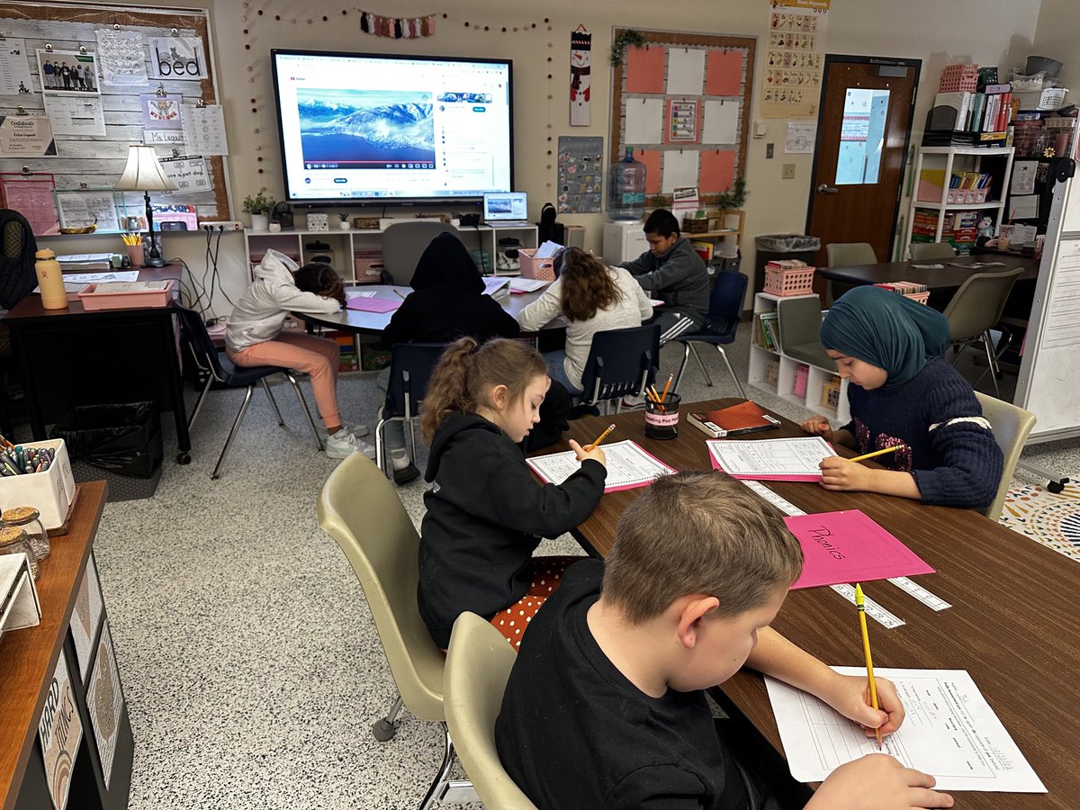 Shout out to this literacy pods group working extra hard today! They were engaged, and focused after our lesson on suffixes! Way to go!!!! ⁦<a href="/GreenIslandUFSD/">Green Island UFSD - Heatly School</a>⁩