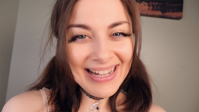 Hey fellow SWers! What are your rates for sexting? More specifically for fan sites like Onlyfans, Loyalfans