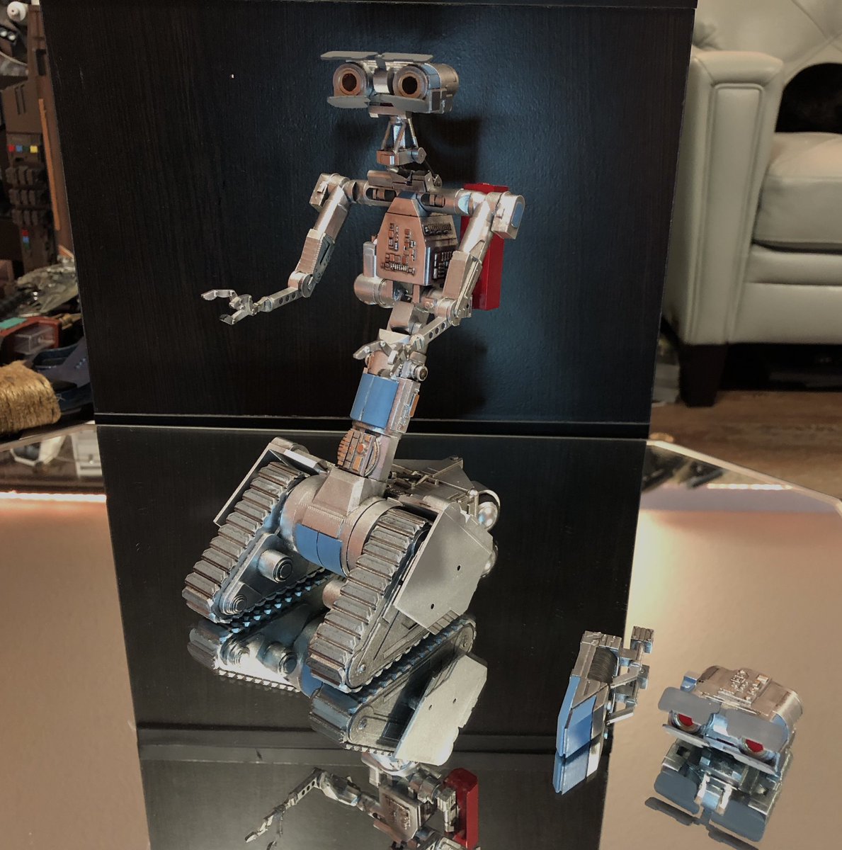 GeekToyLove's tweet photo. Fixed the blue and finished this Johnny 5. It was a fun project and I’m excited to see it in its new home soon.
Interchangeable heads and tool kits and a little bit of articulation. Printed in resin and hand painted.
#ShortCircuit #Johnny5 #GeekDen #2023Commissions https://t.co/DzCcWJEiWs