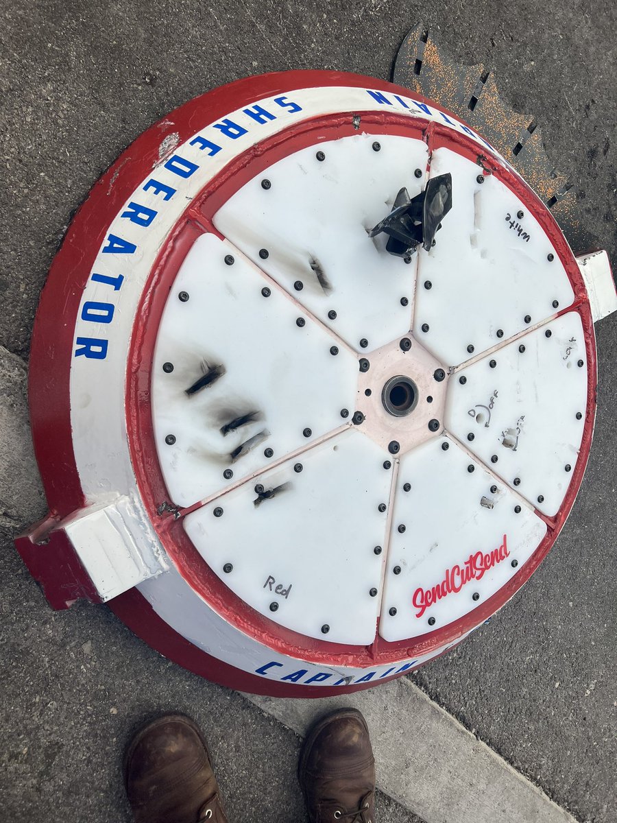 Robo Challenge (@robochallenge) on Twitter photo So good to be back in the <a href="/BattleBots/">BattleBots</a> arena after 3 years. Well done to the Shrederator team who are always pushing the limits. An honor to share the ring 🙏 #Quantum #battlebots So good to be back in the <a href="/BattleBots/">BattleBots</a> arena after 3 years. Well done to the Shrederator team who are always pushing the limits. An honor to share the ring 🙏 #Quantum #battlebots