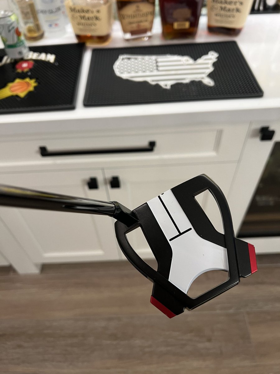 jlyng88's tweet photo. @RiggsBarstool @TaylorMadeGolf Looks like we have similar taste in putters! https://t.co/1XBzinu4Wb
