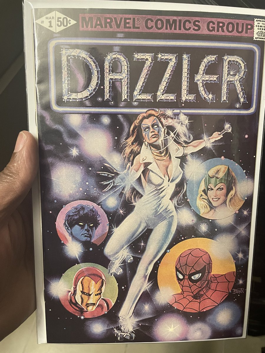 WolfmanRagu's tweet photo. Saw this pop up recently, peeped some history videos and said fuck it. Find a deal and run it up. ⭐️ studded cast and some tie ins to #SecretWarsII here goes #Dazzler 
I do prefer the earlier design for the title name. Issue 1 &amp; 33 are by far my favorite covers https://t.co/efYpJQZGPy