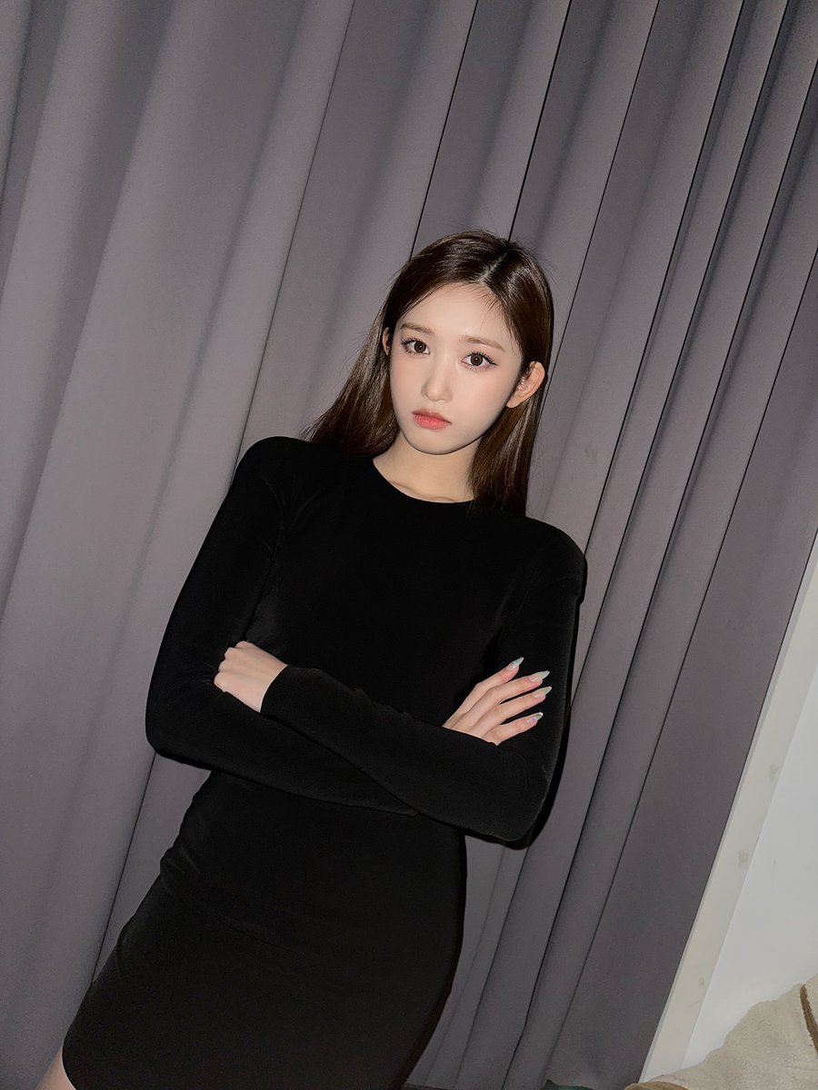 Being so flawless and more powerful than you think as I’ll never be scared of everything as long as I stand rightly. Wearing a black dress to express myself in the perfect lighting, showing off my “face card, and never decline” as others said.