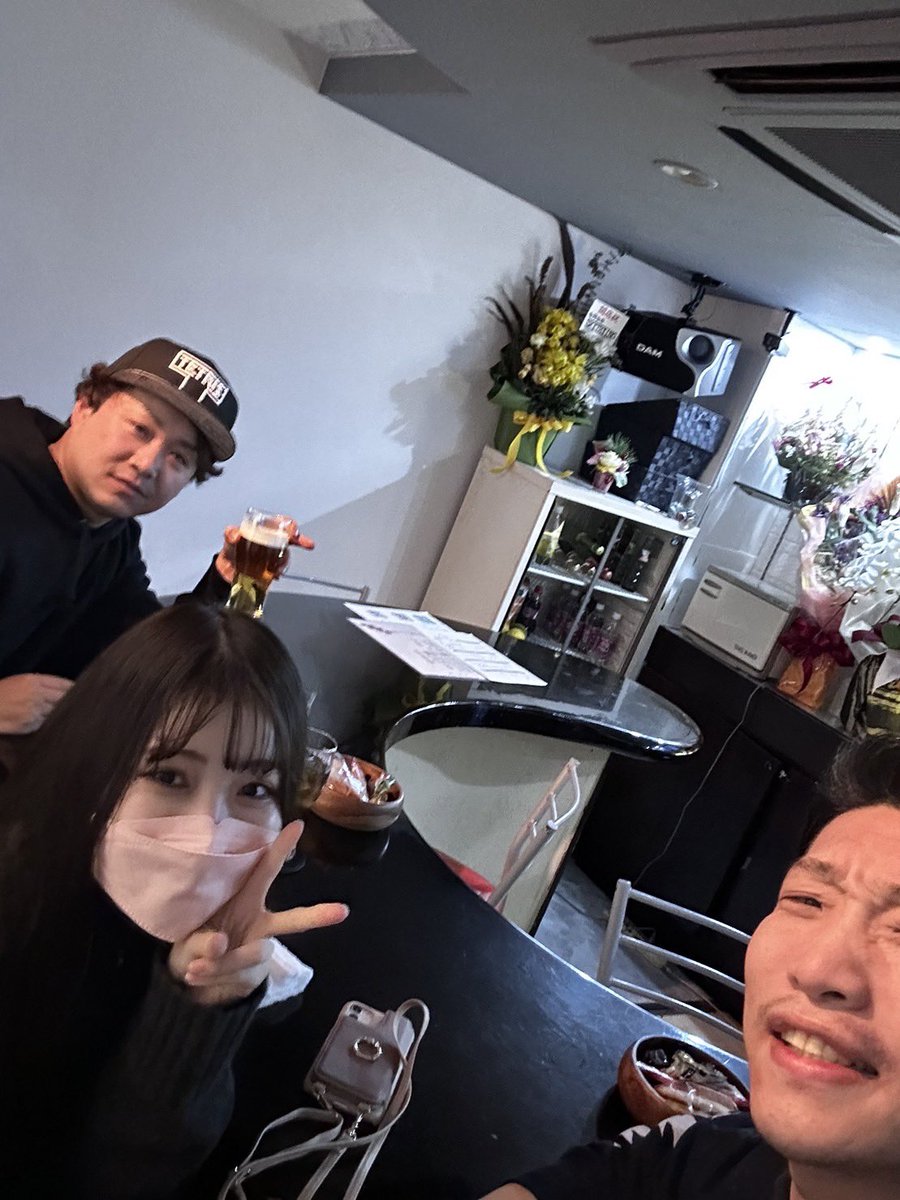 yakushabar's tweet photo. 昨日もご来店ありがとうございました😊
新年最初の週末！元気に20時から営業します！
本日のキャストは伊織、國雪、Ryo、後藤海斗がいます！
ご来店お待ちしております！
#役者BARにいる
#広島BAR
#役者
#広島
#BAR https://t.co/iquRj3Cf7O