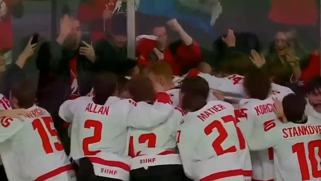 IIHF on X: 🇨🇦OH CANADA!!!! Dylan Guenther wins it in overtime.  @HockeyCanada WINS GOLD!!! #WorldJuniors @ArizonaCoyotes   / X